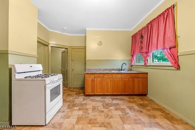100 Hancox Ave, Nutley Twp., NJ 07110