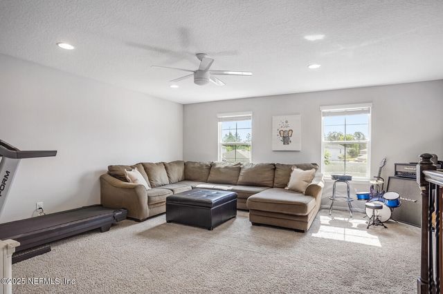 75013 GLEN SPRING Way, Yulee, FL 32097