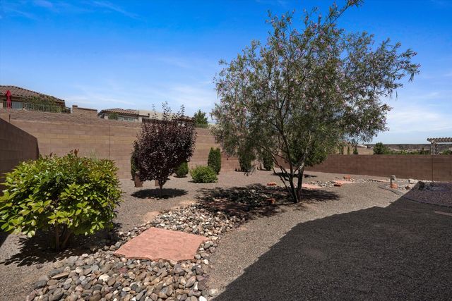 1805 Pebble Creek Trail NW, Albuquerque, NM 87120