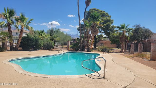 1967 N Camino Serna Unit D, Tucson, AZ 85715