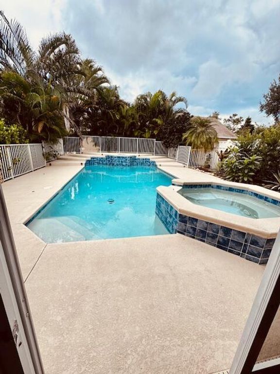 3189 SW Solitaire Palm Drive, Palm City, FL 34990