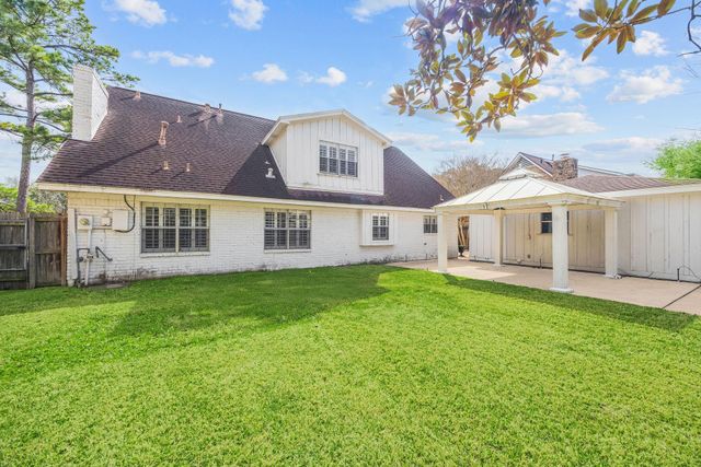 11006 Wickersham Lane, Houston, TX 77042