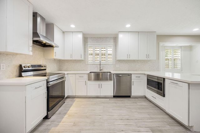 11006 Wickersham Lane, Houston, TX 77042