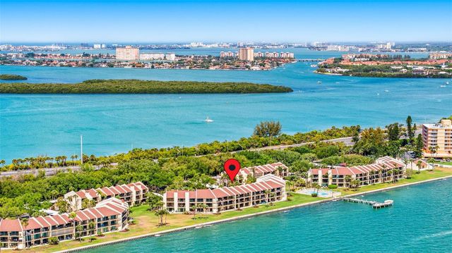 7520 SUNSHINE SKYWAY LANE S T22, St Petersburg, FL 33711