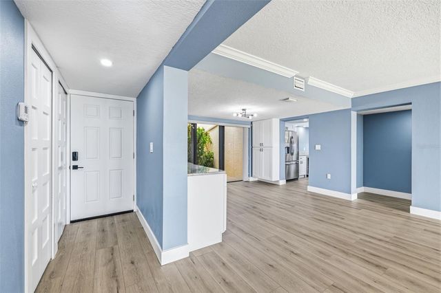 7520 SUNSHINE SKYWAY LANE S T22, St Petersburg, FL 33711