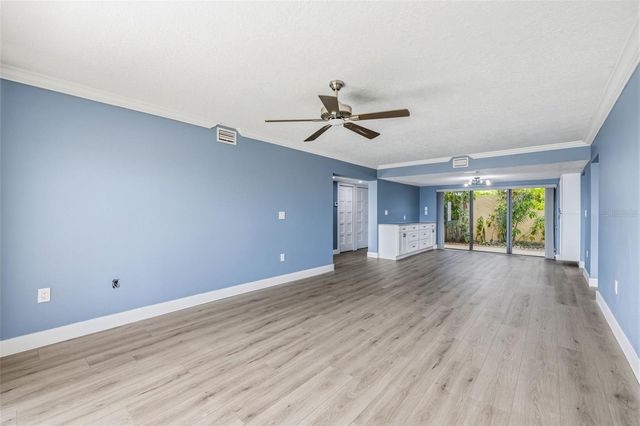 7520 SUNSHINE SKYWAY LANE S T22, St Petersburg, FL 33711