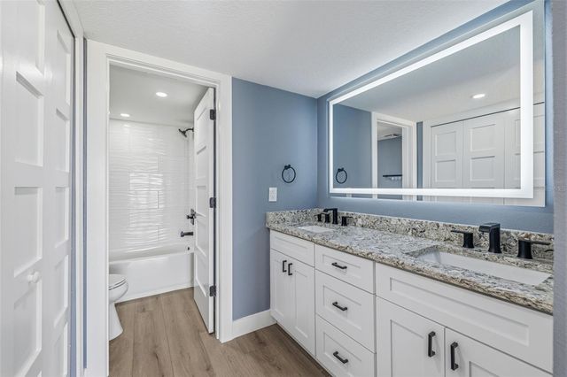 7520 SUNSHINE SKYWAY LANE S T22, St Petersburg, FL 33711