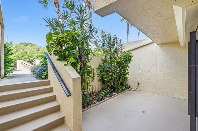7520 SUNSHINE SKYWAY LANE S T22, St Petersburg, FL 33711