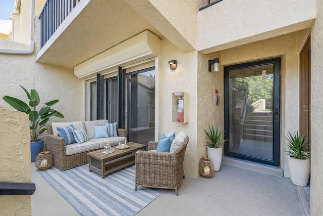 7520 SUNSHINE SKYWAY LANE S T22, St Petersburg, FL 33711