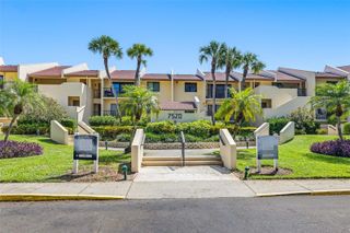 7520 SUNSHINE SKYWAY LANE S T22, St Petersburg, FL 33711