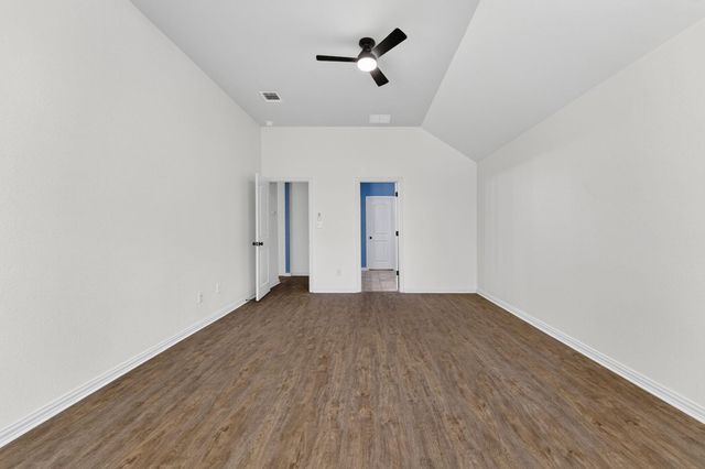 1665 Oyster CRK, Buda, TX 78610