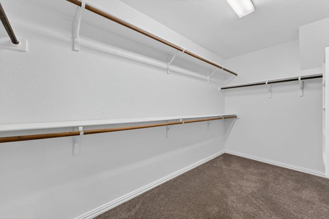 1665 Oyster CRK, Buda, TX 78610