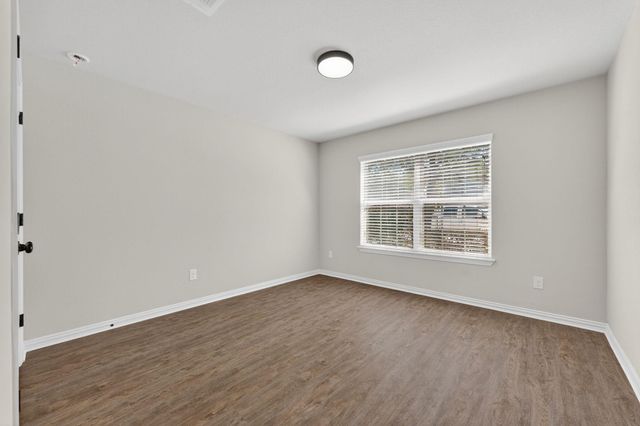 1665 Oyster CRK, Buda, TX 78610