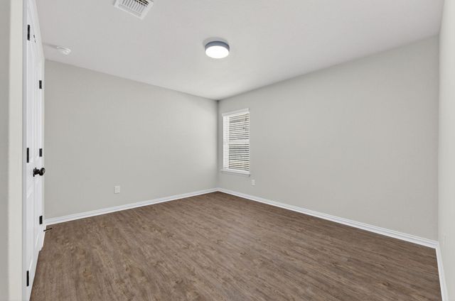 1665 Oyster CRK, Buda, TX 78610