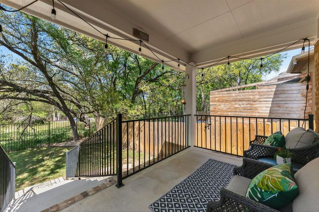 1665 Oyster CRK, Buda, TX 78610