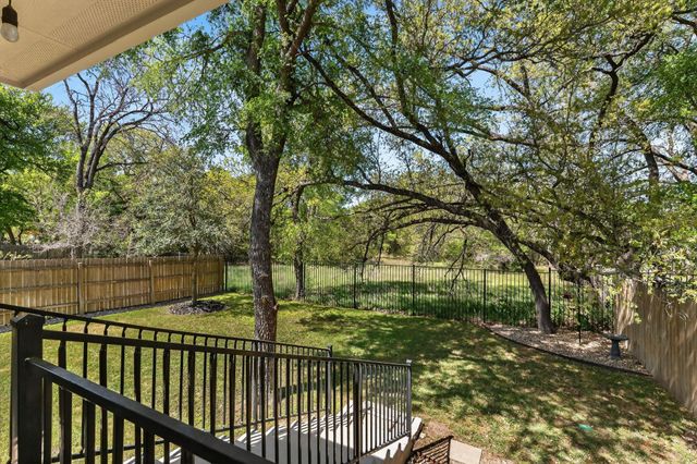 1665 Oyster CRK, Buda, TX 78610