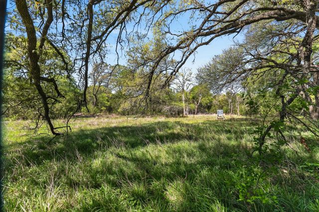 1665 Oyster CRK, Buda, TX 78610