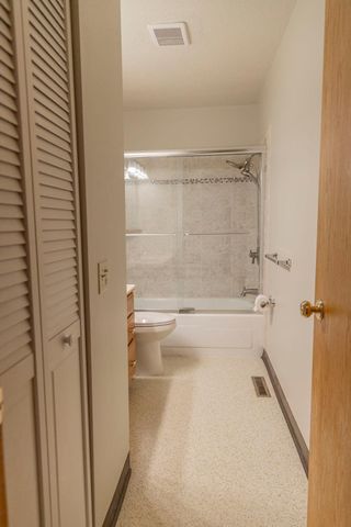 6071 45th Street N, Oakdale, MN 55128