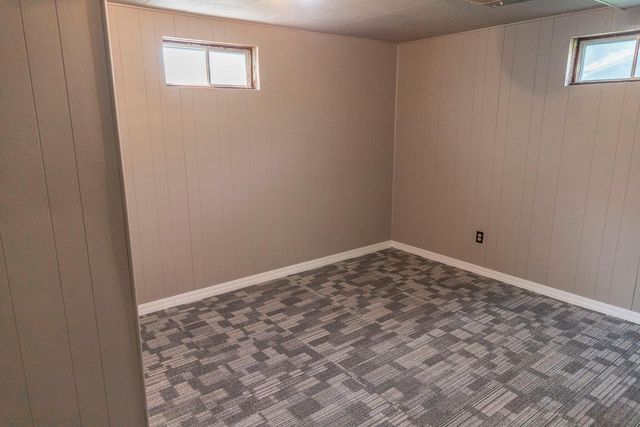 6071 45th Street N, Oakdale, MN 55128