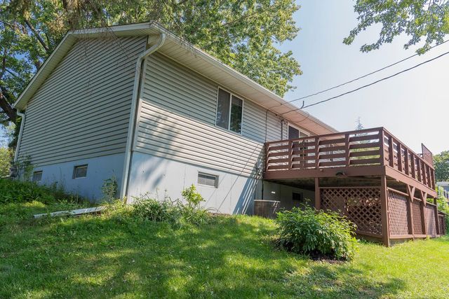 6071 45th Street N, Oakdale, MN 55128