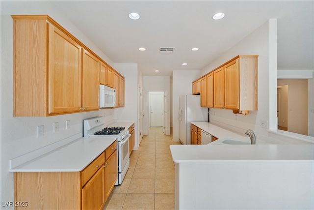 7922 Crested Starling Court, North Las Vegas, NV 89084