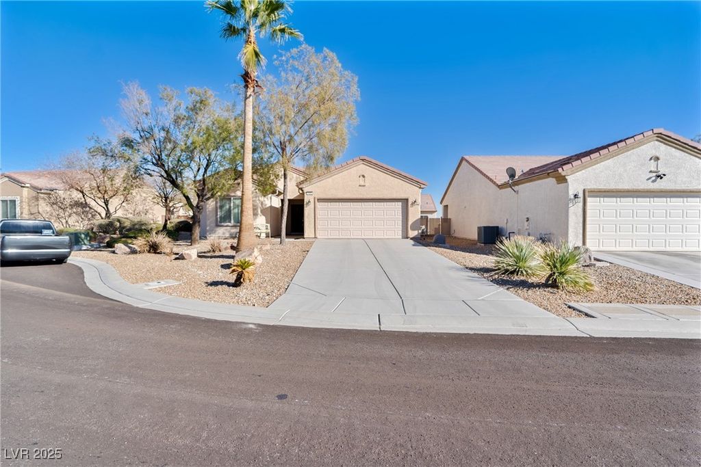 7922 Crested Starling Court, North Las Vegas, NV 89084