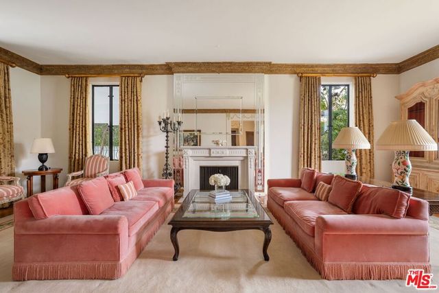 191 S Hudson Avenue, Los Angeles, CA 90004