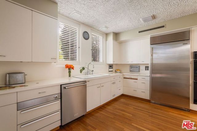 191 S Hudson Avenue, Los Angeles, CA 90004