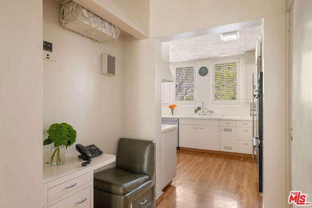 191 S Hudson Avenue, Los Angeles, CA 90004