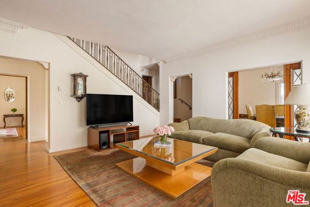191 S Hudson Avenue, Los Angeles, CA 90004