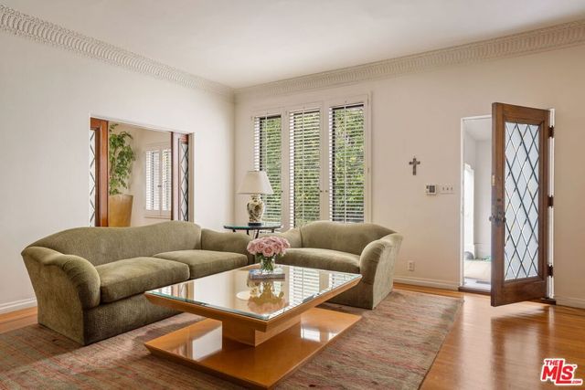 191 S Hudson Avenue, Los Angeles, CA 90004