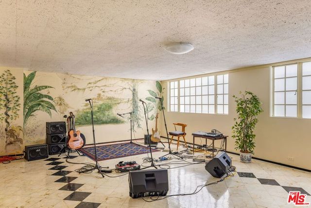 191 S Hudson Avenue, Los Angeles, CA 90004