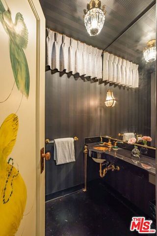 191 S Hudson Avenue, Los Angeles, CA 90004