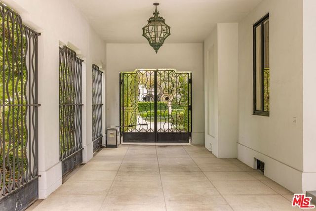 191 S Hudson Avenue, Los Angeles, CA 90004