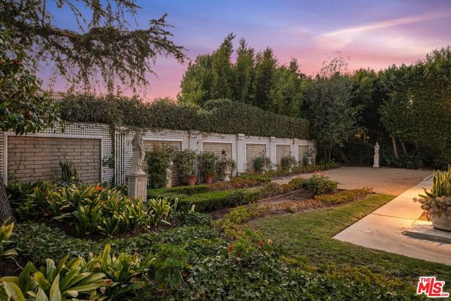 191 S Hudson Avenue, Los Angeles, CA 90004