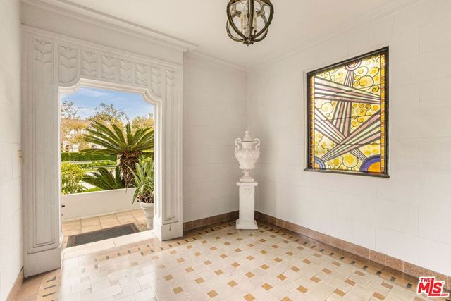 191 S Hudson Avenue, Los Angeles, CA 90004