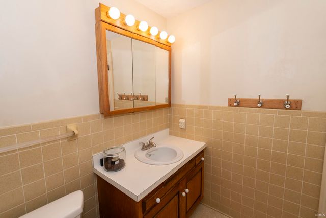 5624 Danbury Drive, South Bend, IN 46614