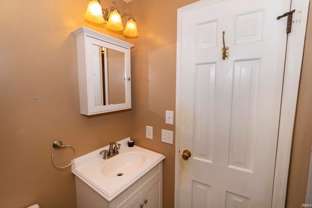 5624 Danbury Drive, South Bend, IN 46614