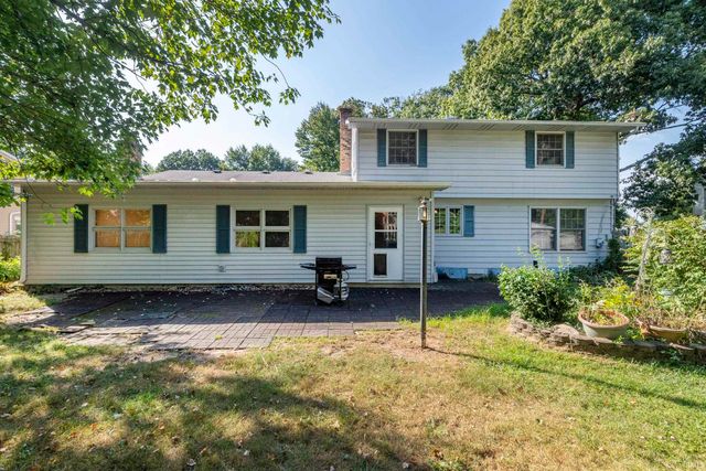 5624 Danbury Drive, South Bend, IN 46614
