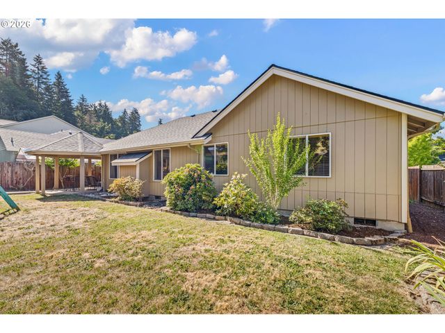 4664 HOLLY St, Springfield, OR 97478