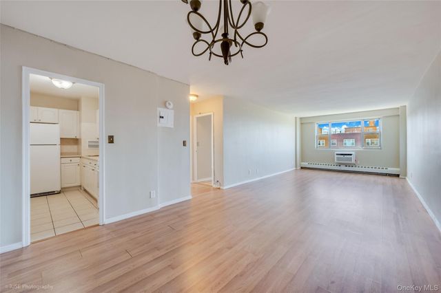 52-40 39th Drive 12N, Woodside, NY 11377