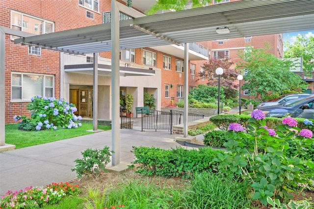 52-40 39th Drive 12N, Woodside, NY 11377