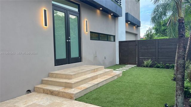 1700 NE 18th St 0, Fort Lauderdale, FL 33305