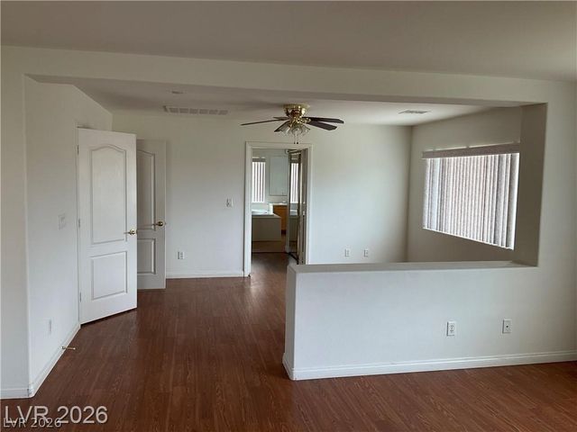 7949 Mosaic Harbor Avenue, Las Vegas, NV 89117