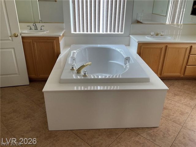 7949 Mosaic Harbor Avenue, Las Vegas, NV 89117