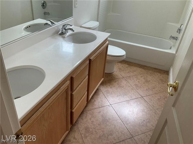 7949 Mosaic Harbor Avenue, Las Vegas, NV 89117