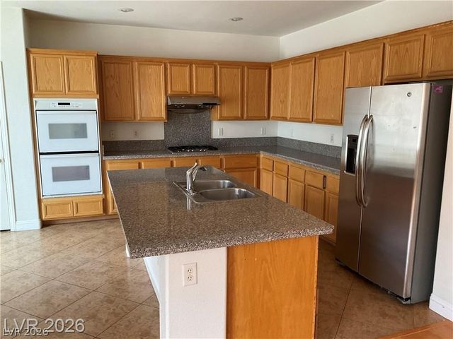 7949 Mosaic Harbor Avenue, Las Vegas, NV 89117