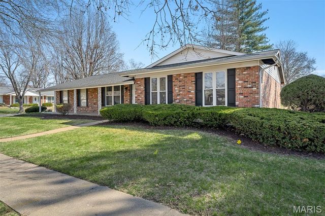 3906 Argonne Forest Drive, Florissant, MO 63034