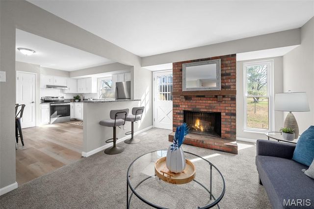 3906 Argonne Forest Drive, Florissant, MO 63034