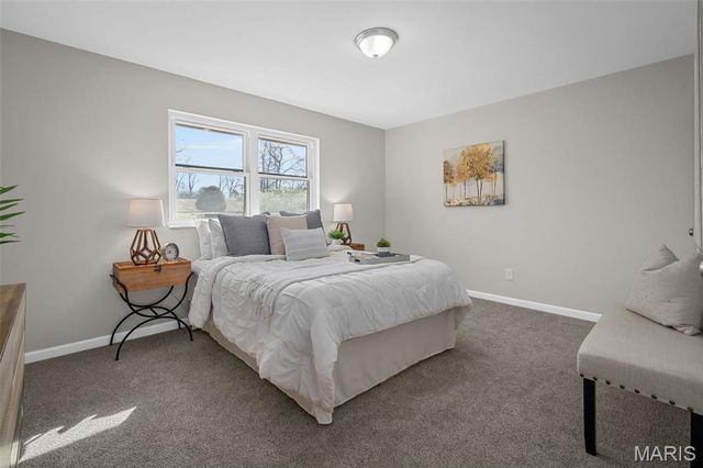 3906 Argonne Forest Drive, Florissant, MO 63034